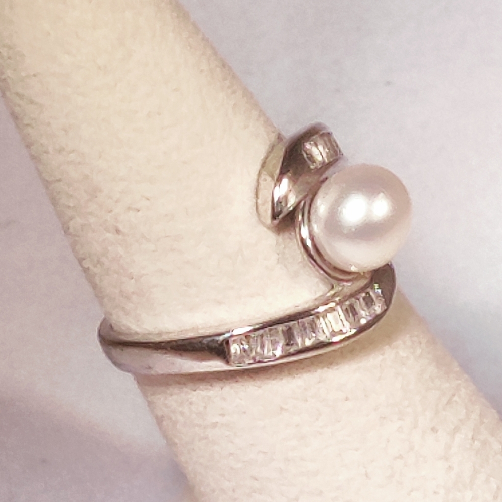 Vantel Pearls Illumination Ring View 4